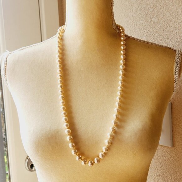 Vintage Napier Cream Glass 12mm Pearl Beaded Long Strand Hand Knotted Necklace - Picture 4 of 4